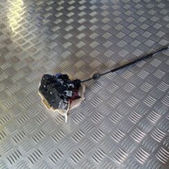 Priekšējo labo durvju slēdzene priekš VW GOLF 5 2004