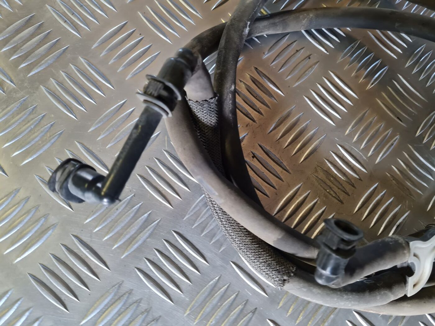 Lukturu mazgātāja sprauslas šļūtene priekš VW GOLF 5 2004 6 Lukturu mazgātāja sprauslas šļūtene priekš VW GOLF 5 2004