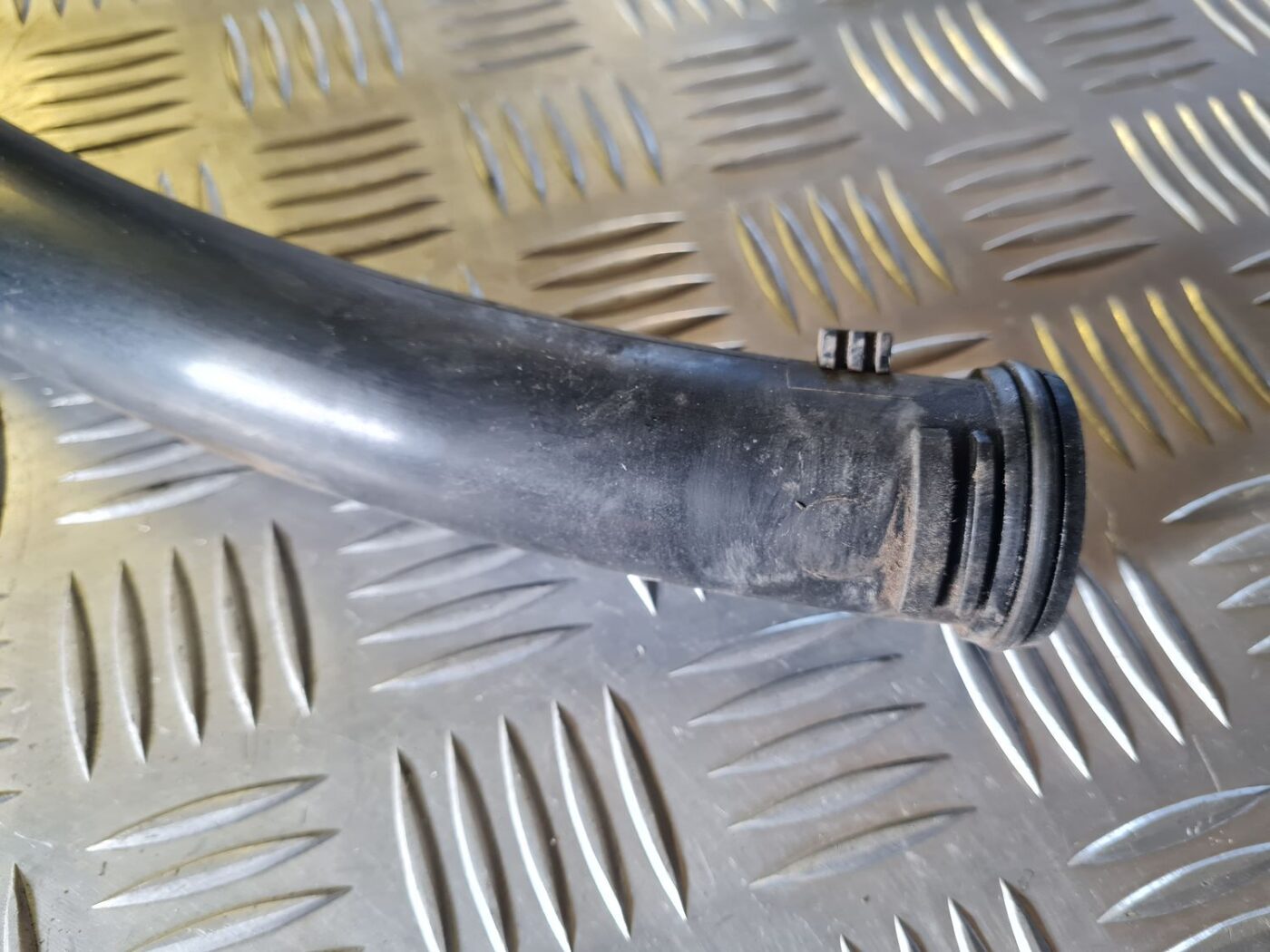 Dzesēšanas caurule priekš VW GOLF 5 2004 4 Dzesēšanas caurule priekš VW GOLF 5 2004