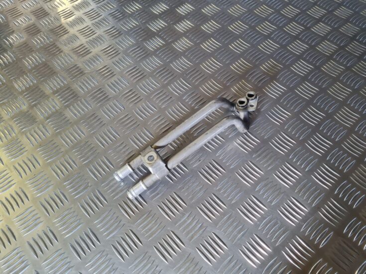 Eļļas radiatora caurule priekš VW GOLF 5 2004