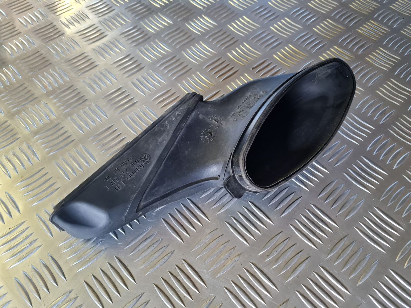 Gaisa vads priekš VW GOLF 5 2004 2 Gaisa vads priekš VW GOLF 5 2004