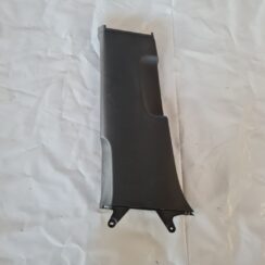 Vidējas salona statnes apdare priekš VW GOLF 5 2004