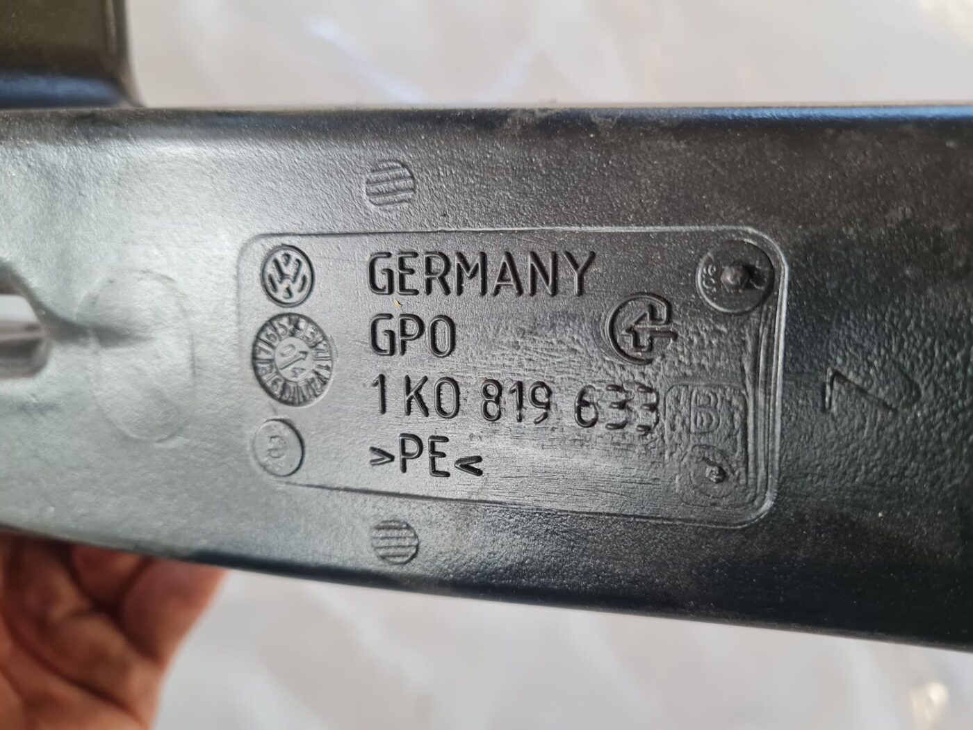 Salona gaisa vads priekš VW GOLF 5 2004 2 Salona gaisa vads priekš VW GOLF 5 2004