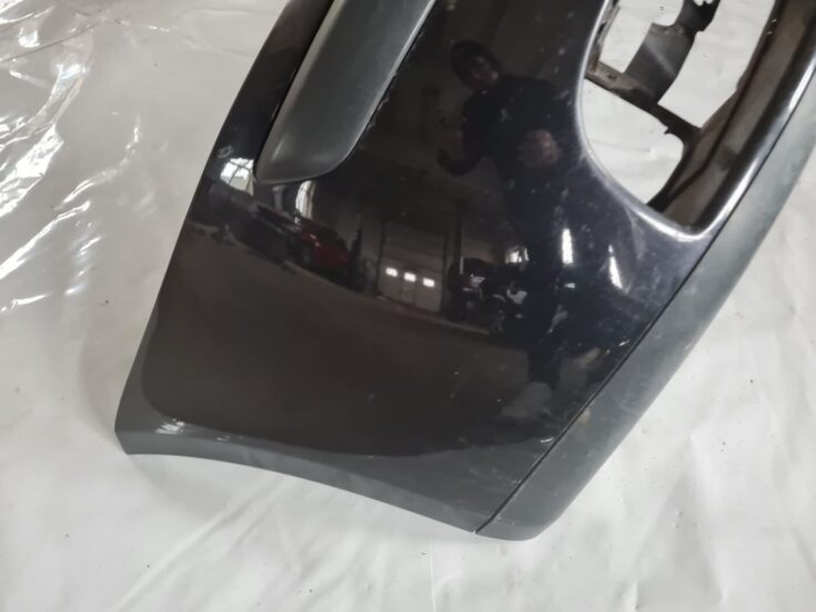 Priekšējais buferis priekš VW GOLF 5 2004