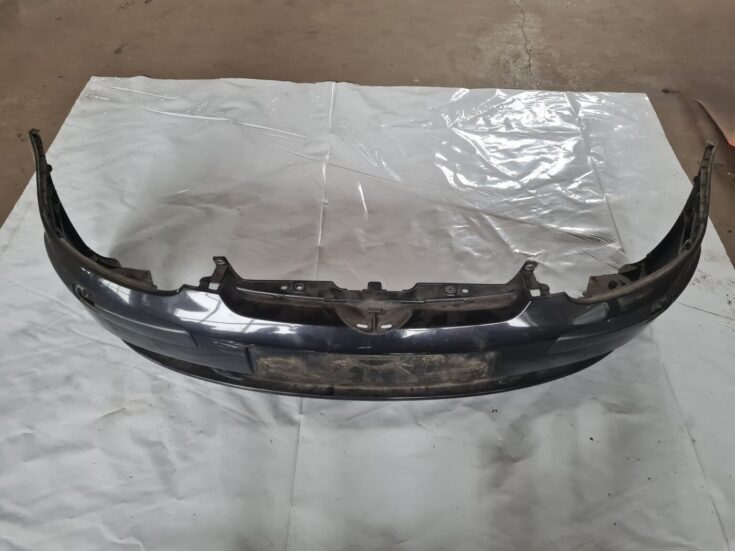 Priekšējais buferis priekš VW GOLF 5 2004