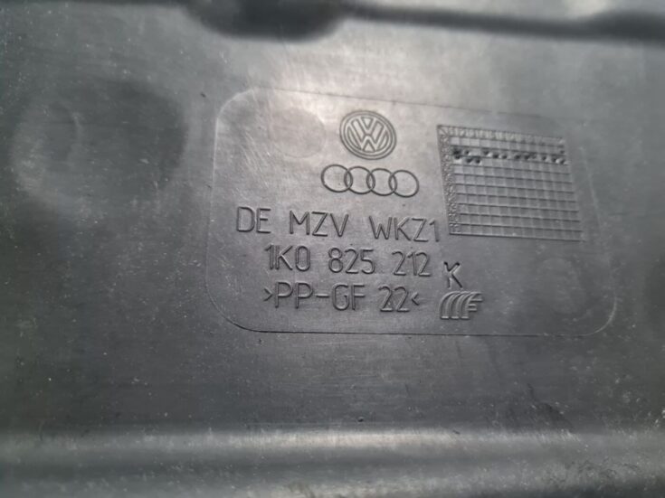 Virsbūves apakšējais aizsargs priekš VW GOLF 5 2004