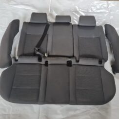 Aizmugurējais sēdeklis priekš VW GOLF 5 2004