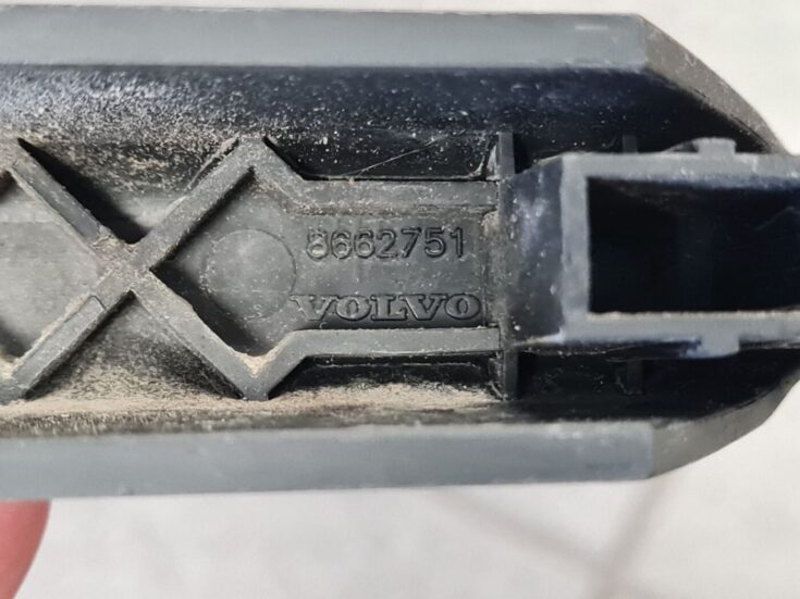 Aizmugurējā loga tīrītāja slotiņa priekš VOLVO V70 2002 ASHGOLD