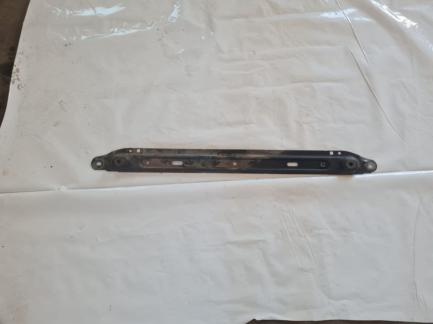 Priekšējā šķērseniskā sija priekš CITROEN BERLINGO 2014 1 Priekšējā šķērseniskā sija priekš CITROEN BERLINGO 2014