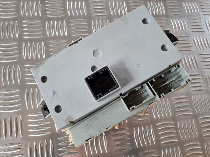 Drošinātāju bloks priekš FIAT STILO 2003