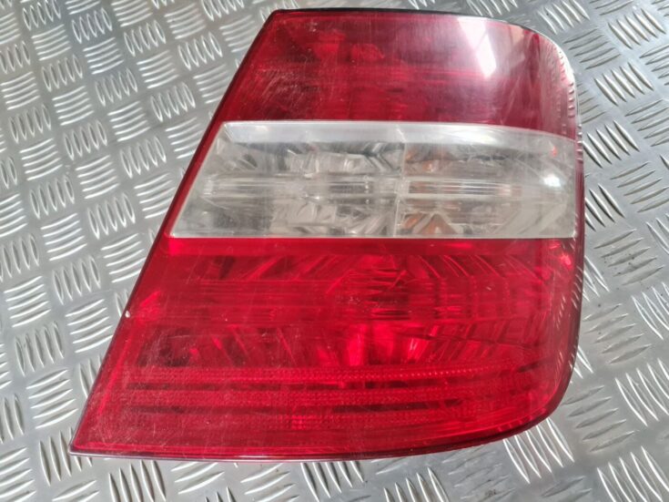 Aizmugurējais labais lukturis priekš FIAT STILO 2003