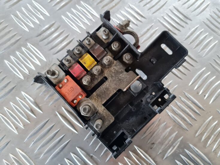 Drošinātāju bloks priekš FIAT STILO 2003