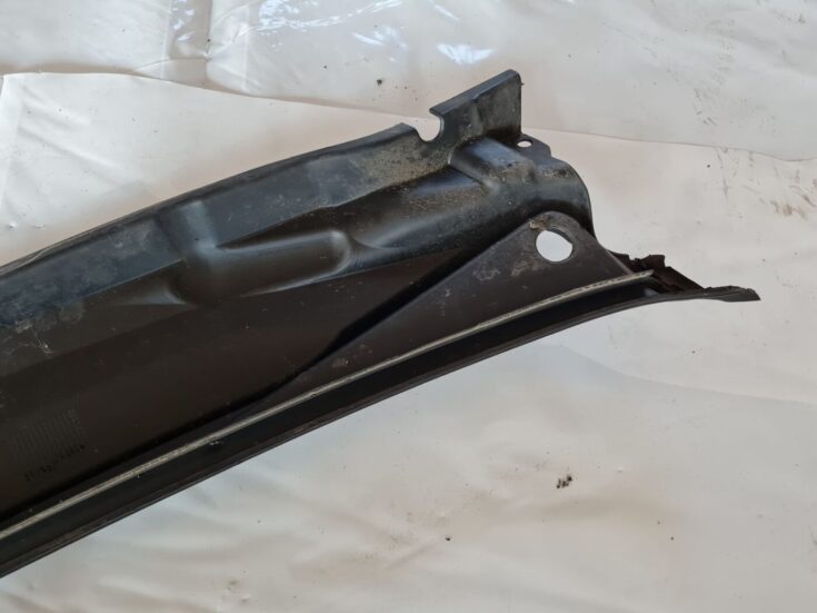 Vējstikla uzlikas (deflektora) režģis priekš FIAT STILO 2003