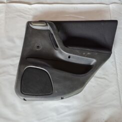 Aizmugurējo labo durvju apdare priekš FIAT STILO 2003