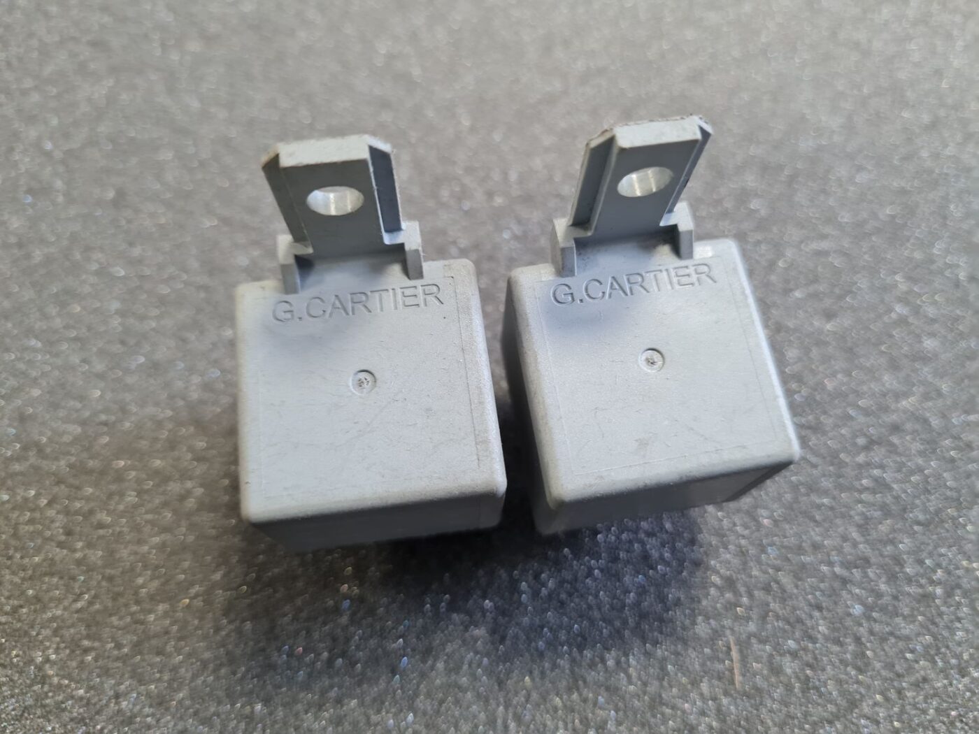 Drošinātāju releja priekš PEUGEOT 3 Drošinātāju releja priekš PEUGEOT