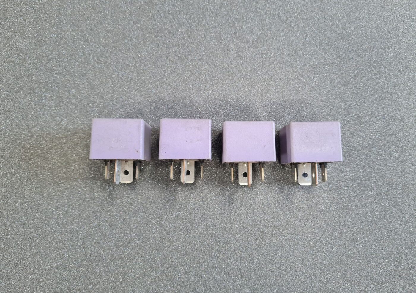 Drošinātāju releja priekš RENAULT 1 Drošinātāju releja priekš RENAULT