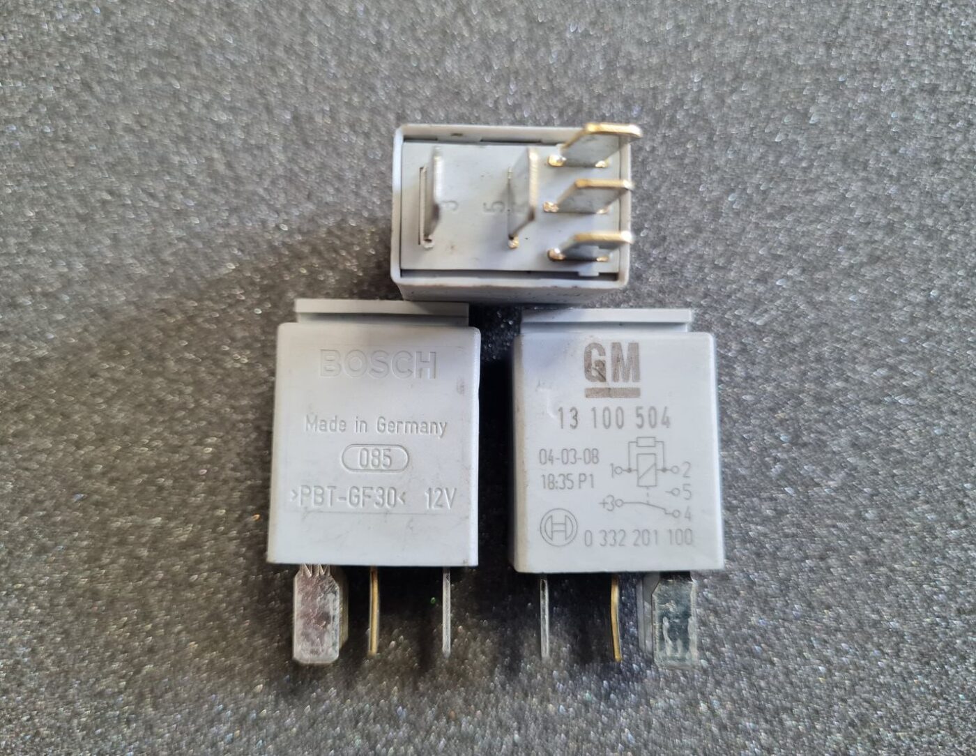 Drošinātāju releja priekš OPEL 2 Drošinātāju releja priekš OPEL