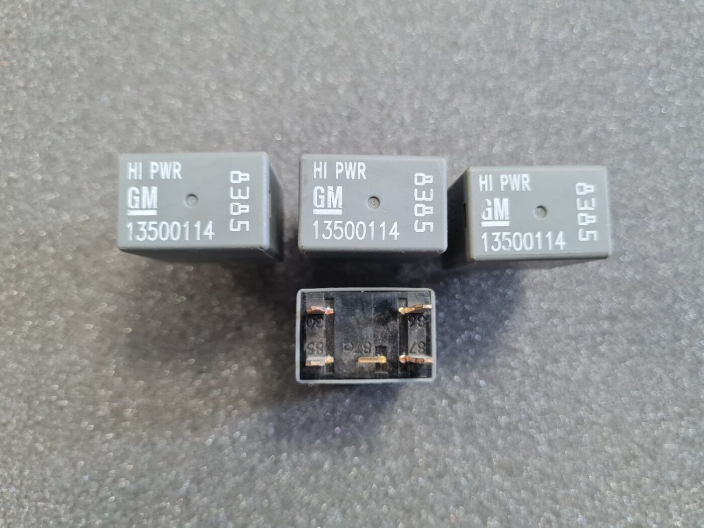 Drošinātāju releja priekš OPEL 2 Drošinātāju releja priekš OPEL