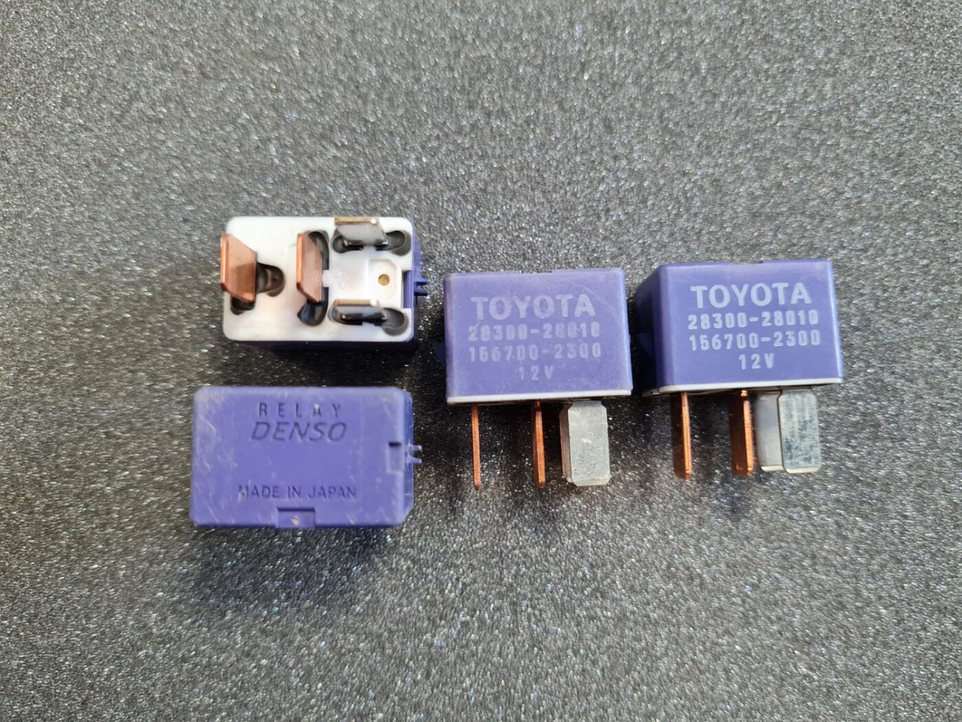 Drošinātāju releja priekš TOYOTA 2 Drošinātāju releja priekš TOYOTA