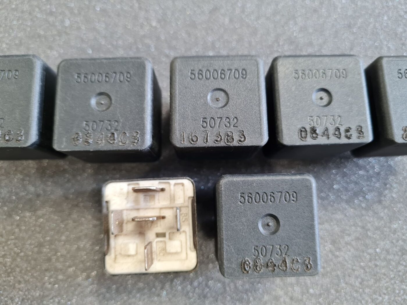 Drošinātāju releja priekš JEEP 2 Drošinātāju releja priekš JEEP