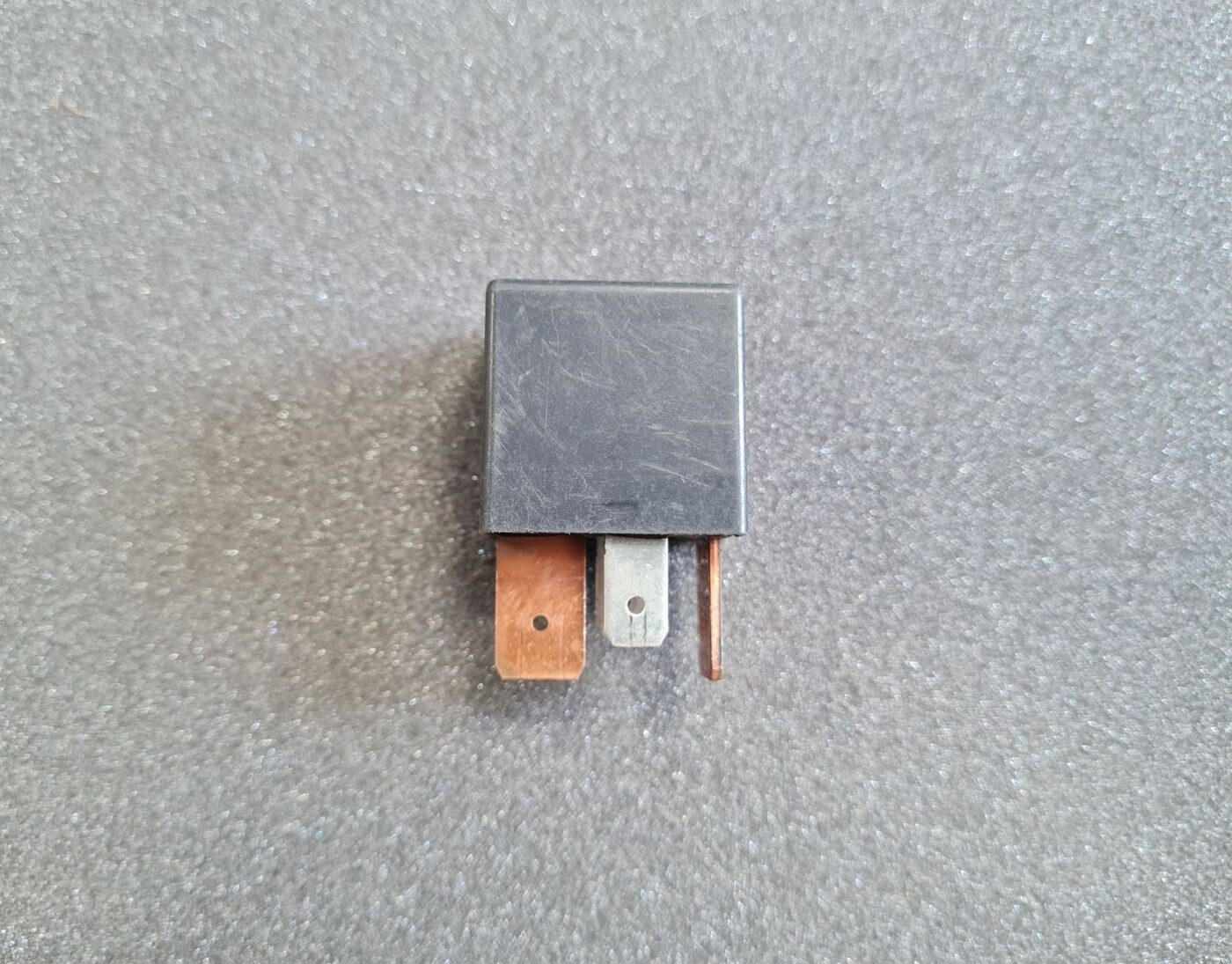 Drošinātāju releja priekš OPEL 1 Drošinātāju releja priekš OPEL