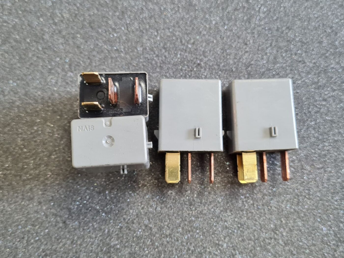 Drošinātāju releja priekš SUBARU 2 Drošinātāju releja priekš SUBARU