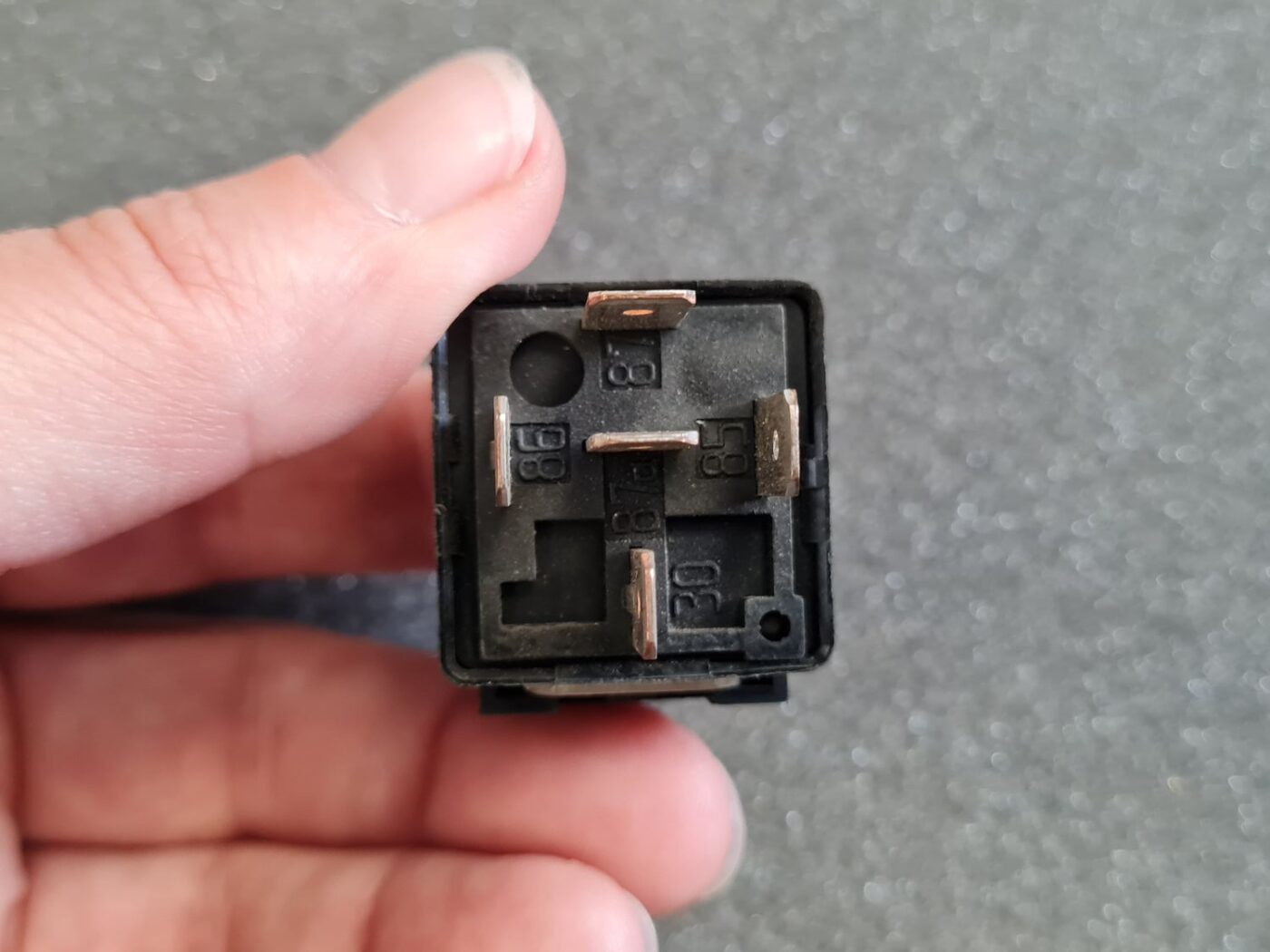 Drošinātāju releja priekš FORD 4 Drošinātāju releja priekš FORD