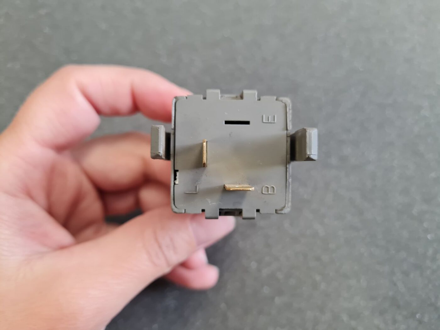 Drošinātāju releja priekš Hyundai, KIA 2 Drošinātāju releja priekš Hyundai, KIA