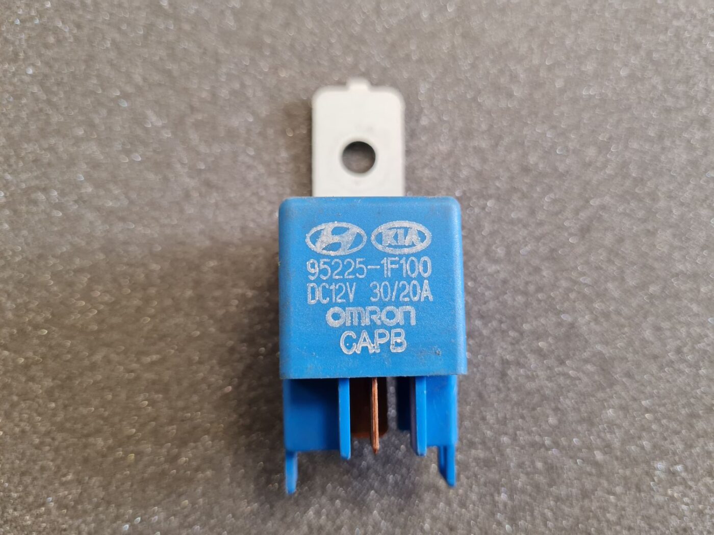 Drošinātāju releja priekš Hyundai, KIA 2 Drošinātāju releja priekš Hyundai, KIA