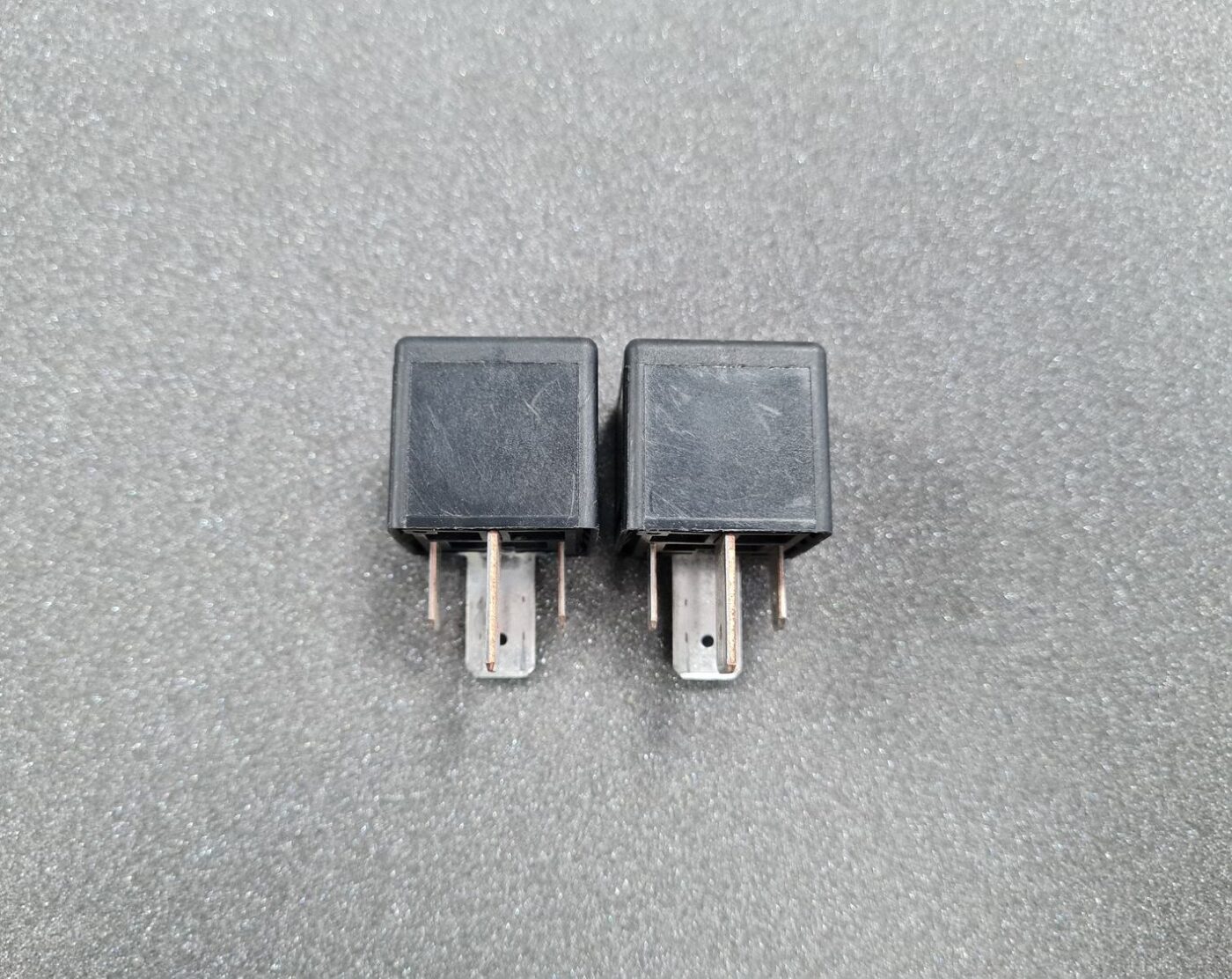 Drošinātāju releja priekš SUBARU 1 Drošinātāju releja priekš SUBARU