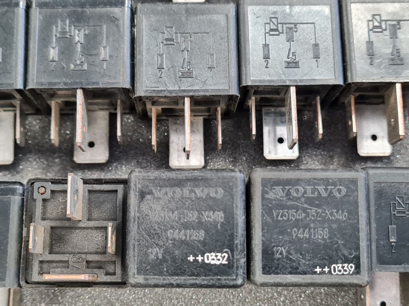 Drošinātāju releja priekš VOLVO 2 Drošinātāju releja priekš VOLVO