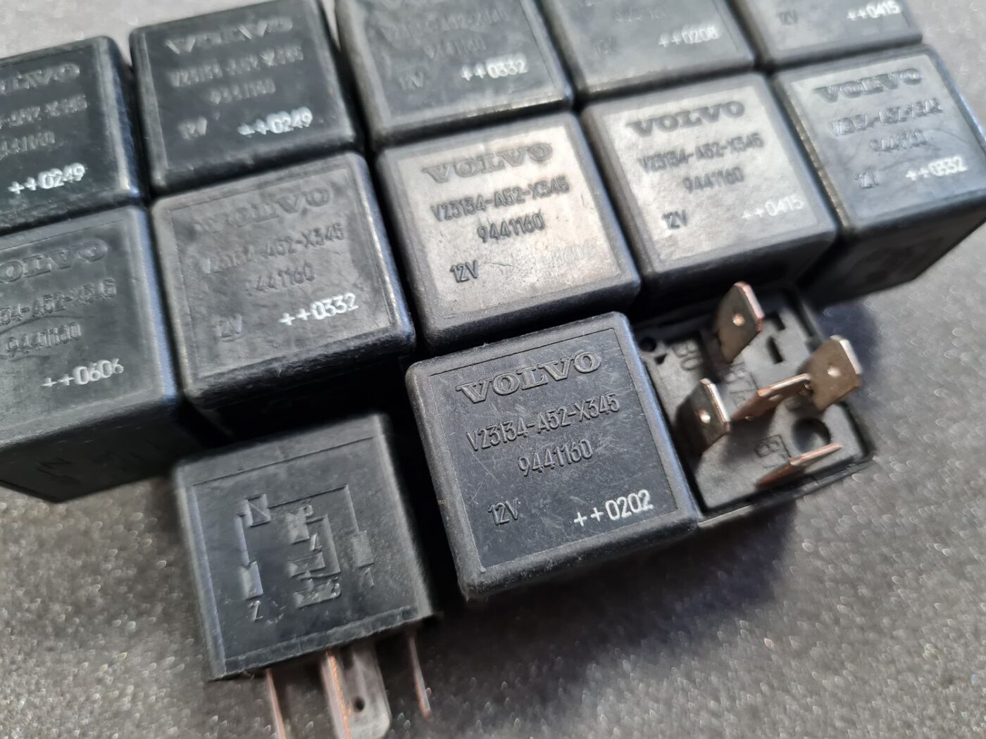 Drošinātāju releja priekš VOLVO 2 Drošinātāju releja priekš VOLVO
