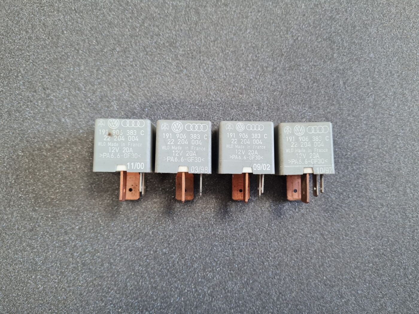 Drošinātāju releja priekš AUDI 1 Drošinātāju releja priekš AUDI