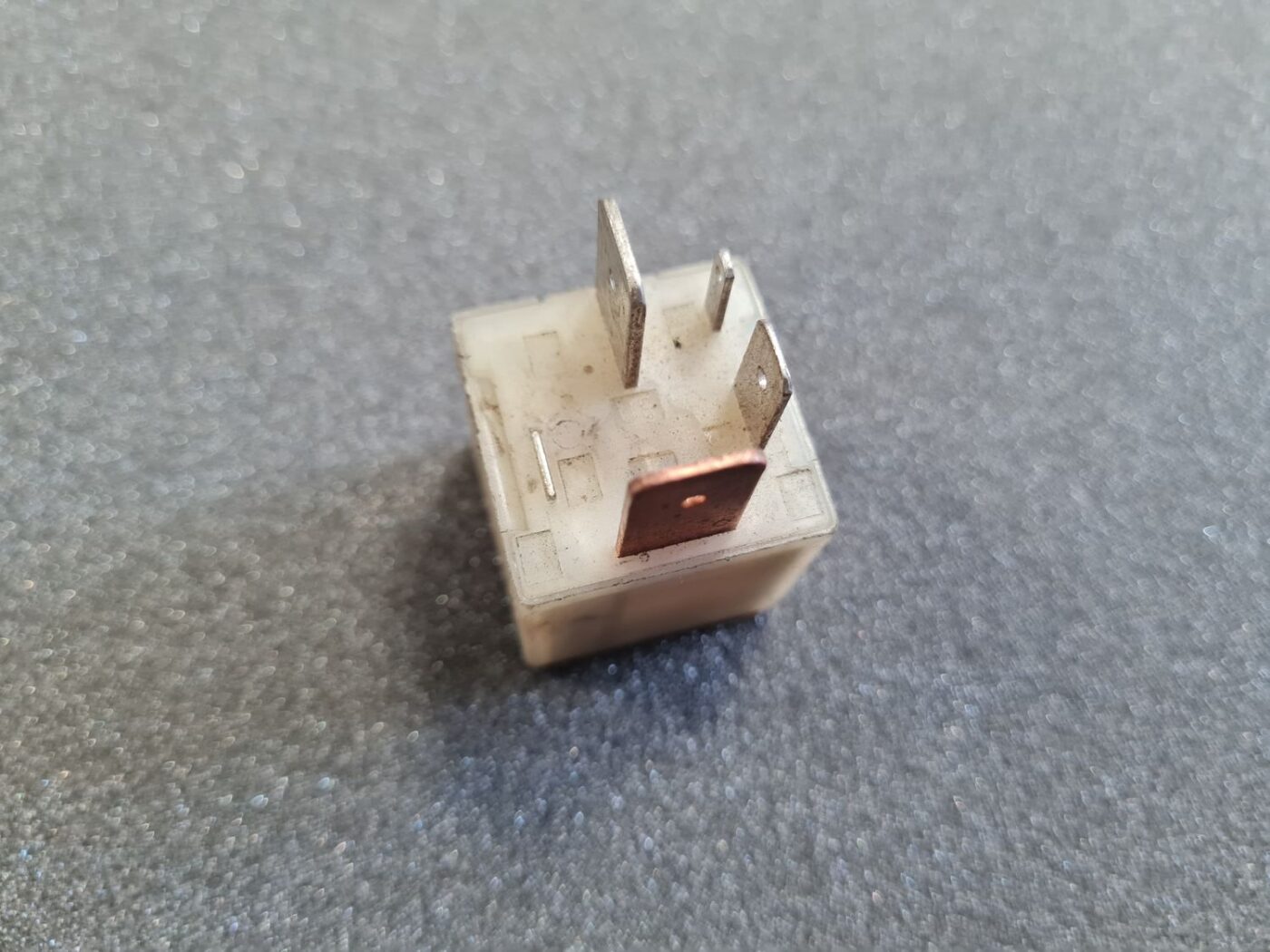 Drošinātāju releja priekš AUDI 2 Drošinātāju releja priekš AUDI