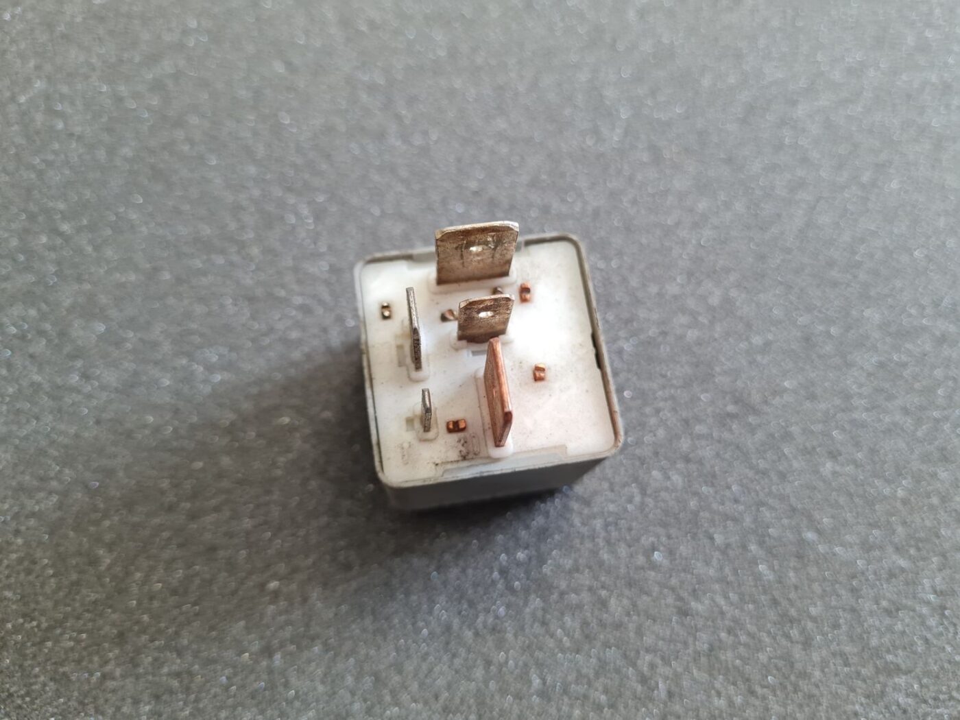 Drošinātāju releja priekš AUDI 2 Drošinātāju releja priekš AUDI