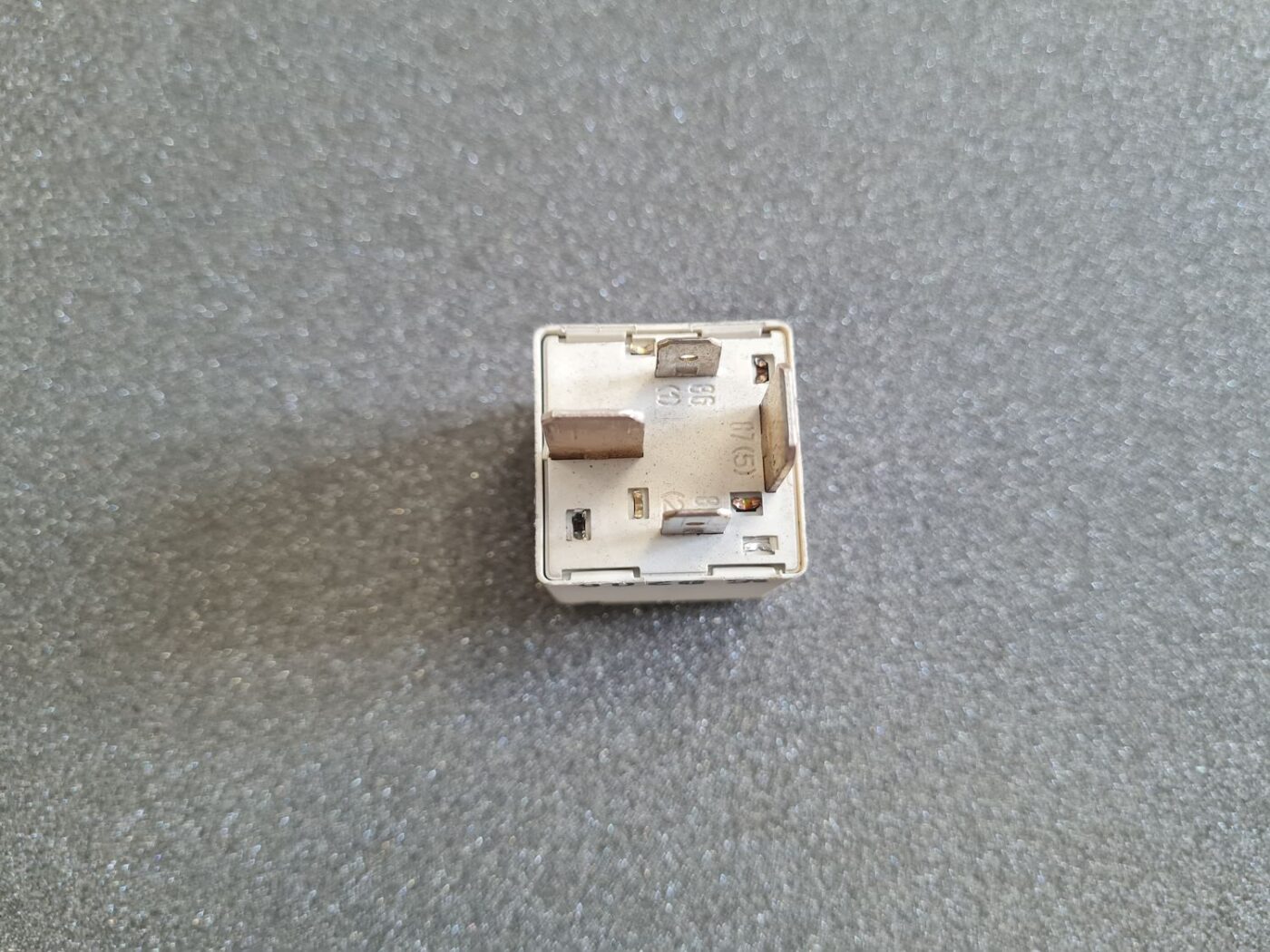 Drošinātāju releja priekš AUDI 2 Drošinātāju releja priekš AUDI