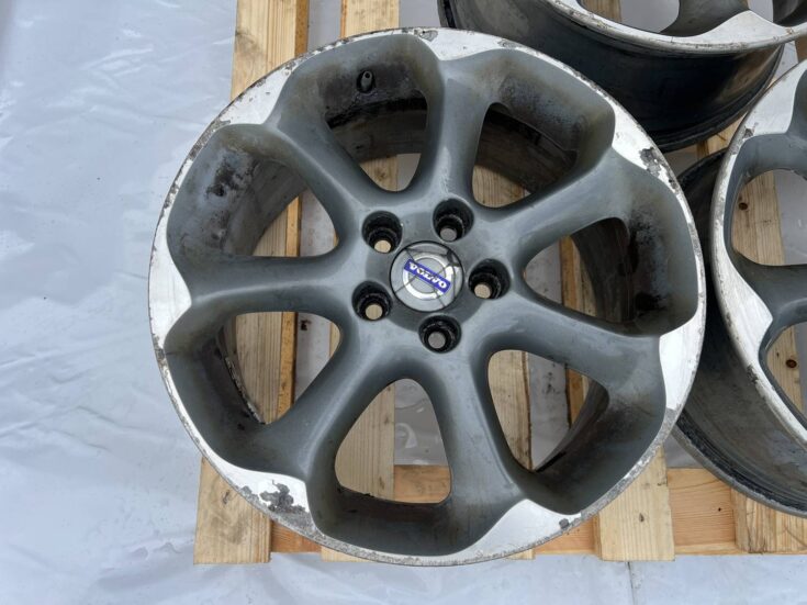 Lietais disks - vieglmetāla priekš VOLVO V60 2012
