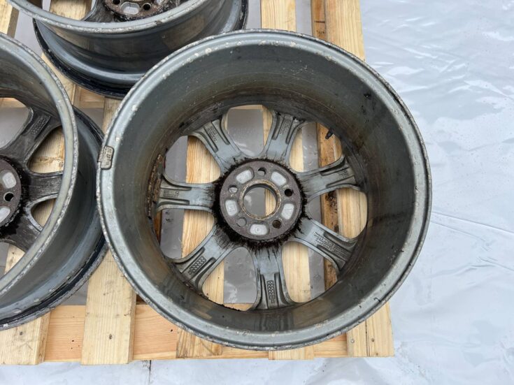 Lietais disks - vieglmetāla priekš VOLVO V60 2012