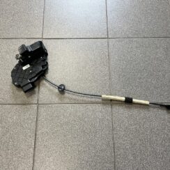 Priekšējo labo durvju slēdzene priekš VOLVO XC60 2009