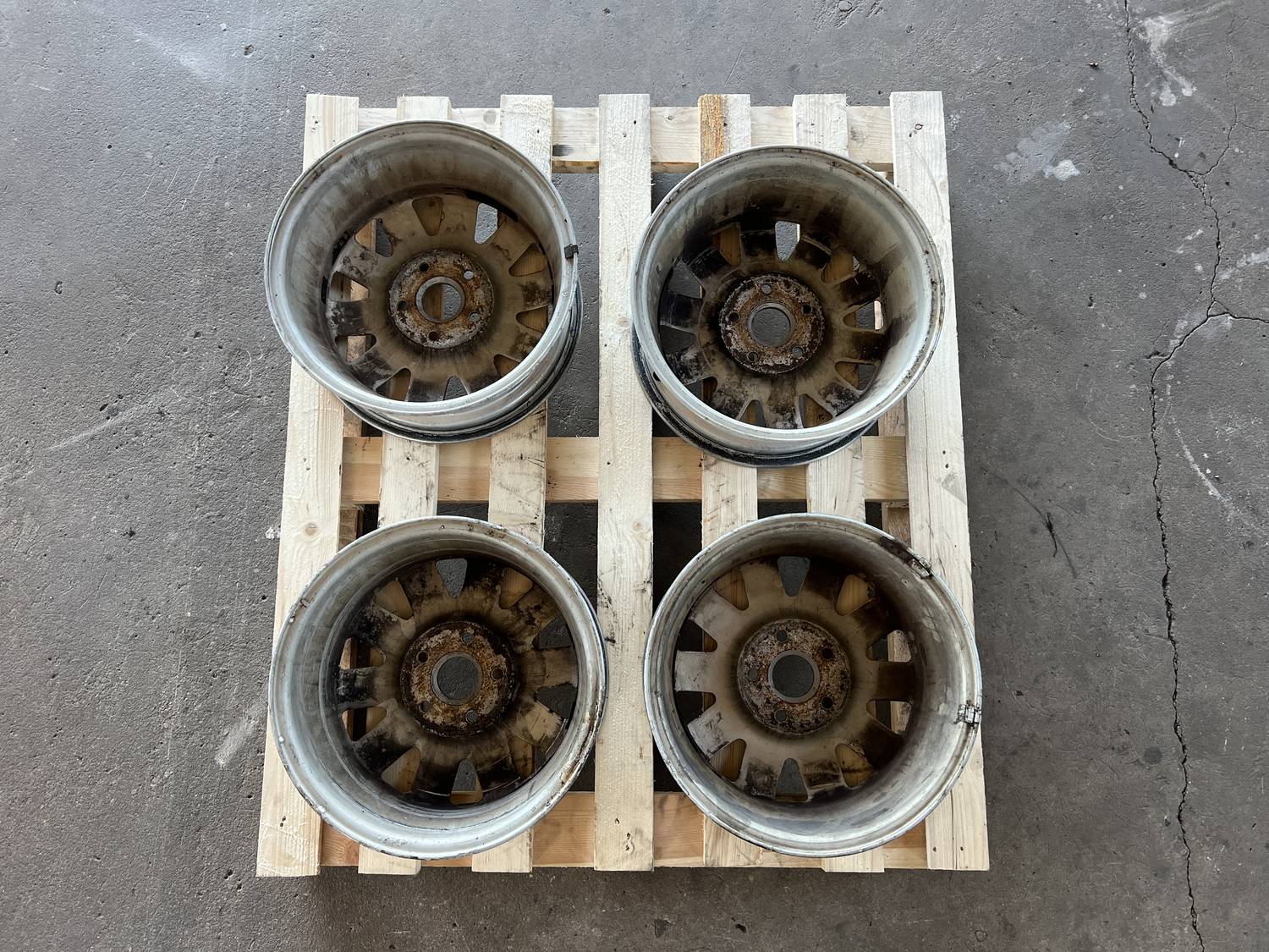 Lietie diski - vieglmetāla (kpl) priekš AUDI A4 1996 7 Lietie diski - vieglmetāla (kpl) priekš AUDI A4 1996