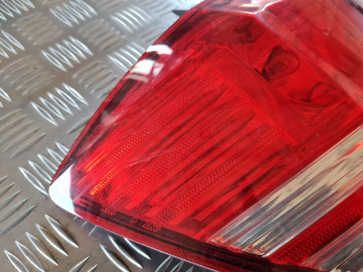 Aizmugurējais kreisais lukturis priekš DODGE JOURNEY 2010