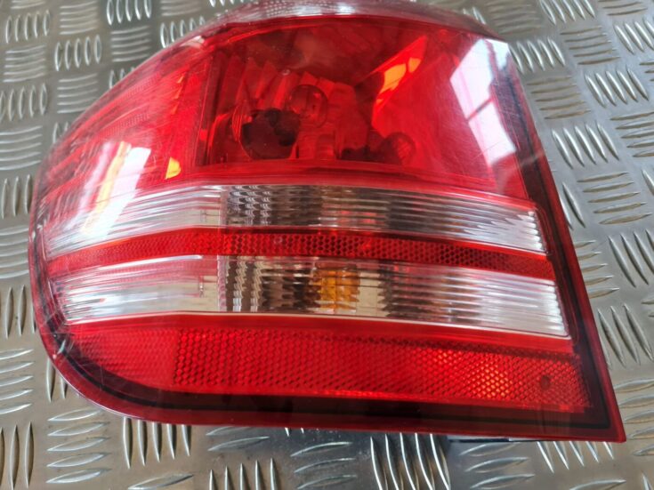 Aizmugurējais kreisais lukturis priekš DODGE JOURNEY 2010