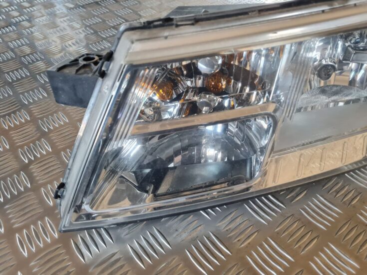 Priekšējais kreisais lukturis priekš DODGE JOURNEY 2010