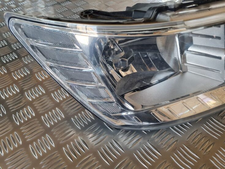 Priekšējais labais lukturis priekš DODGE JOURNEY 2010
