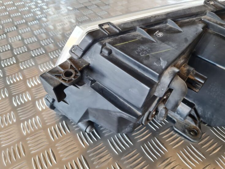 Priekšējais labais lukturis priekš DODGE JOURNEY 2010