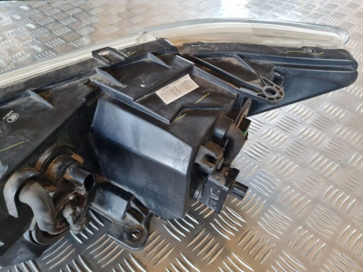 Priekšējais labais lukturis priekš DODGE JOURNEY 2010
