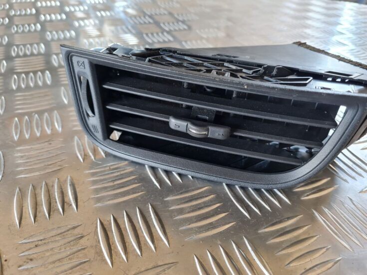 Mērinstrumentu paneļa gaisa vads, pa labi priekš DODGE JOURNEY 2010