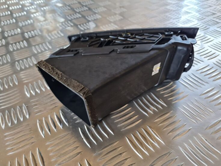 Mērinstrumentu paneļa gaisa vads, pa labi priekš DODGE JOURNEY 2010