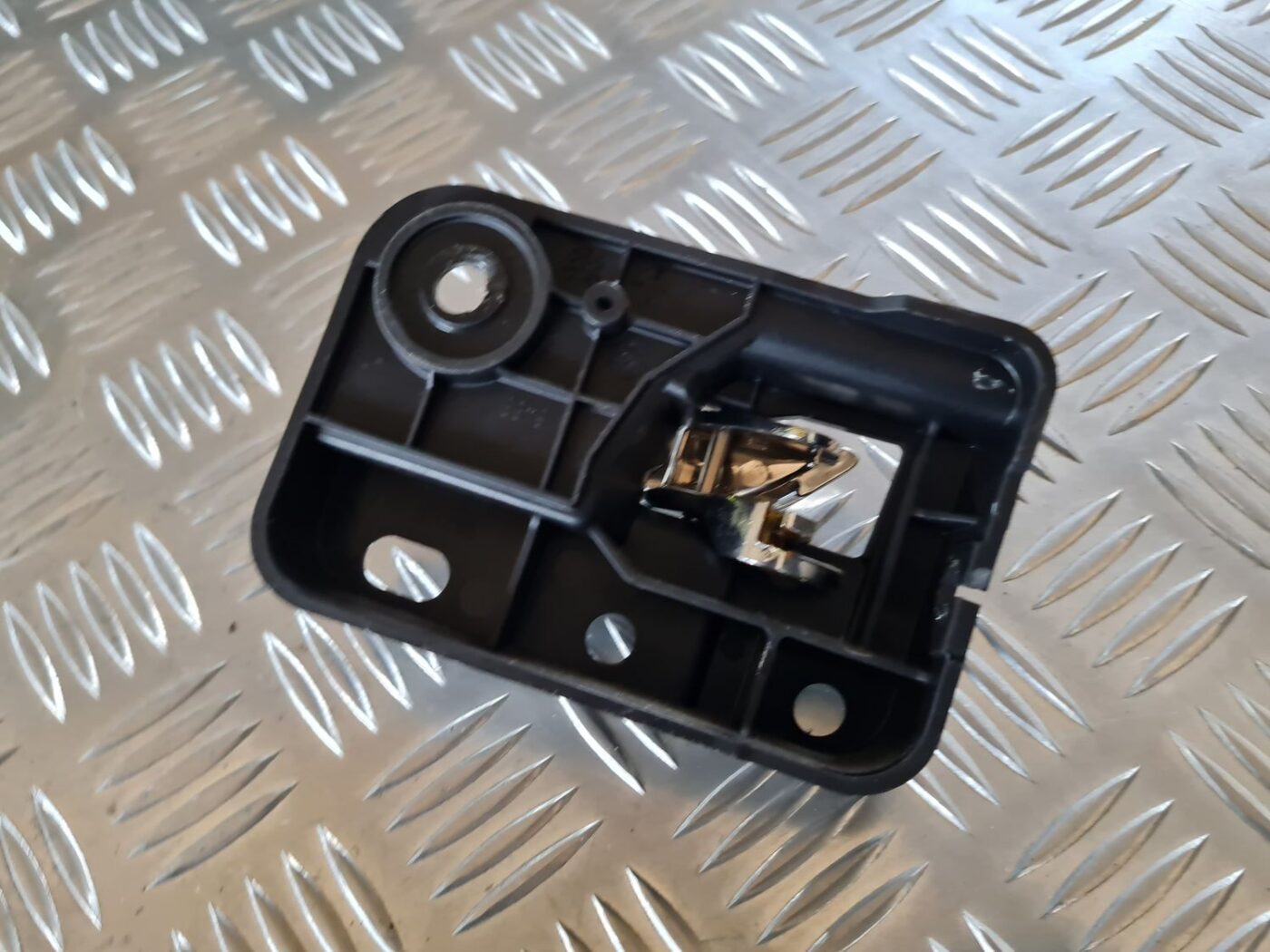 Salona durvju rokturis, priekšējais kreisais priekš DODGE JOURNEY 2010 2 Salona durvju rokturis, priekšējais kreisais priekš DODGE JOURNEY 2010