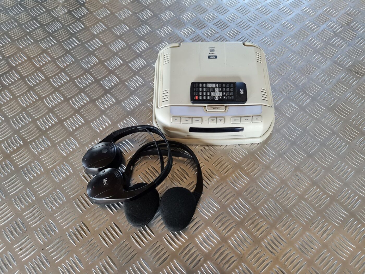 DVD komplekts priekš DODGE JOURNEY 2010 1 DVD komplekts priekš DODGE JOURNEY 2010